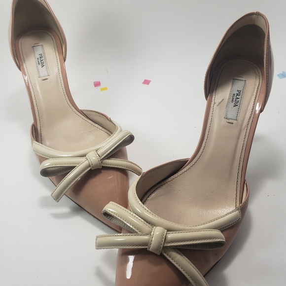 Pink Prada Heels With a Cream Colored Bow on The Toe - Picture 6 of 7